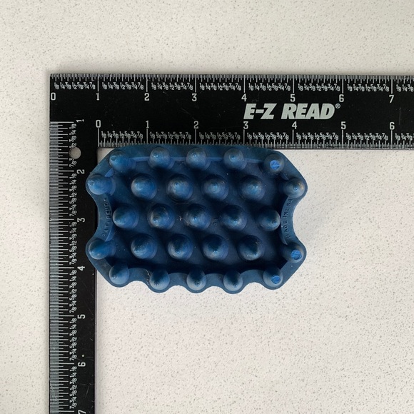 [Free If You Bundle $15+] Kong Nubby Zoom Groom ZoomGroom + Plastic Curry Brush - Picture 11 of 11